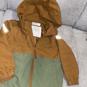 Size 4T rain coat